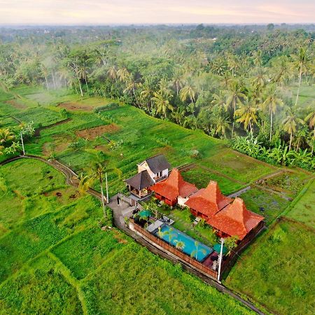 One Bedroom Grand Javanese Joglo Ubud 1 Luaran gambar